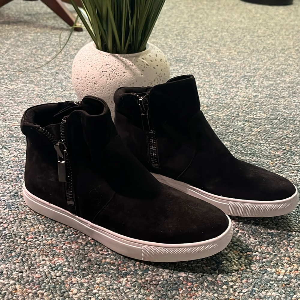 Bass Ankle Boots